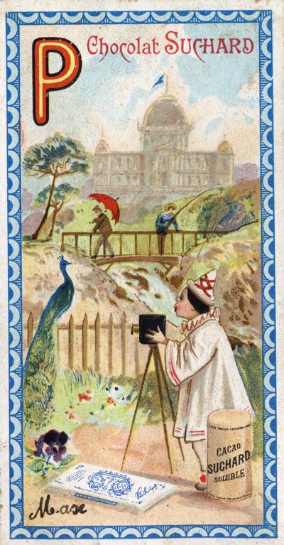 Letter P: paleis, paviljoen, paraplu, fotograaf, brug, vissen, pauw, pensee. Gravure van het Alfabet uitgegeven door Chocolat Suchard, begin 20e eeuw. 24 chromolithografieën. door Unbekannt