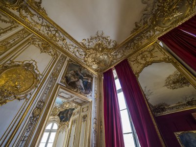 Minerve leert een jong meisje de kunst van het tapijt maken door Unbekannt