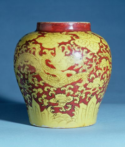 Ming rood en geel baluster vaas (Chia ching merk) (1522-66) door Unbekannt