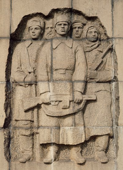 Monument voor de weerstand van het Russische volk tijdens de 900-daagse Duitse belegering van de stad Leningrad, Pskarevski Begraafplaats, reliëf, Sint-Petersburg, Rusland, 20e eeuw door Benjamin Baud
