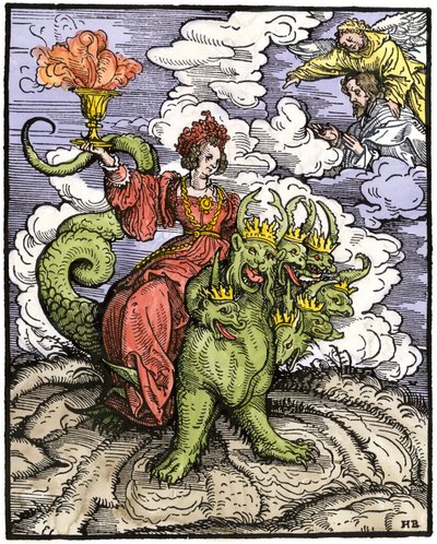 Mythen en legendes: De Grote Hoer van Babylon rijdend op de draak met 7 hoofden. Kleurrijke gravure uit het Nieuwe Testament, gedrukt in Augsburg door Unbekannter Künstler
