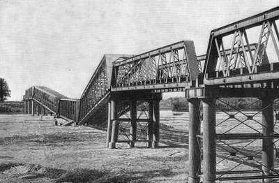 Nagara Gawa-spoorbrug na de aardbeving in Japan op 23 oktober door Unbekannt