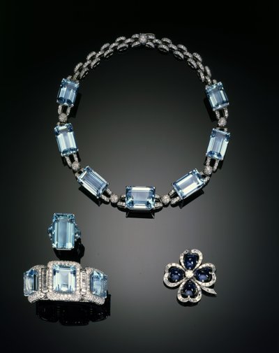 Ketting, ring, broche en armband door Unbekannt
