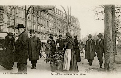 Parijs Métro - ingang met art nouveau boog door Unbekannter Künstler
