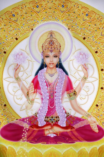 Afbeelding van Lakshmi, godin van rijkdom en gemalin van Heer Vishnu, zittend met lotusbloemen door Unbekannt