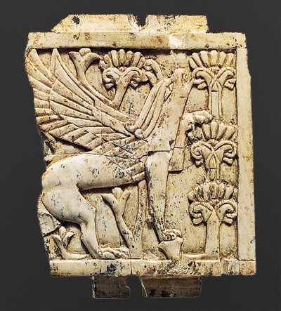 Plaquette met een griffioen, Nimrud, Mesopotamië, 8e-7e eeuw v.Chr. door Unbekannt
