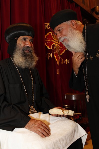 Priesters in Abbassiya koptische kerk Caïro Egypte door Unbekannt