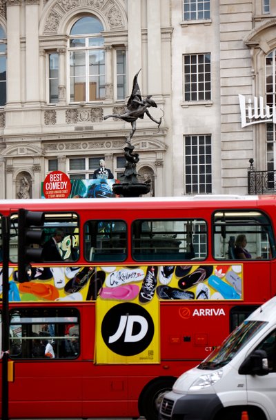 Rode Londense Bus, Piccadilly (foto) door Unbekannt