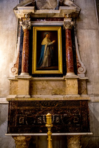 Kathedraal Santa Maria Nuova, Monreale, Sicilië, Italië. Altaar van Sint Louis. Schilderij van Sint Louis door Giaconia. door Unbekannt