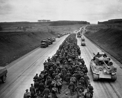 Tweede Wereldoorlog (1939-1945): In de buurt van Giessen (Duitsland) ten noorden van Frankfurt am Main 29 maart door Unbekannt