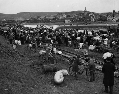 Tweede Wereldoorlog (1939-1945): Werthein (Duitsland) rond 29 maart door Unbekannt