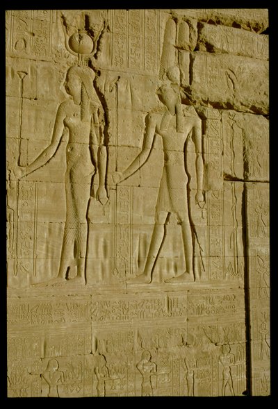Verzonken reliëf met Hathor en Horus door Unbekannt