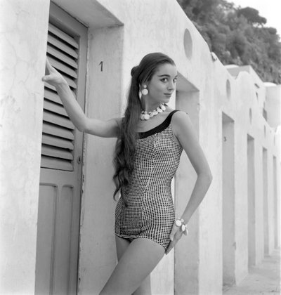 De actrice en mode model Elsa Martinelli - 1954 door Unbekannt