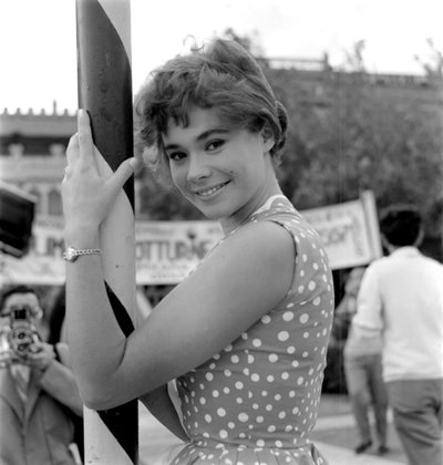 De actrice Heather Sears in Venetië Lido - 1957 door Unbekannt