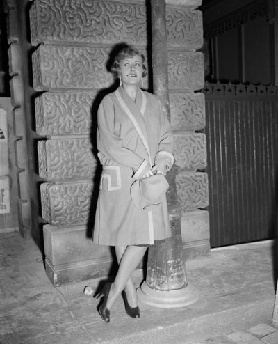De actrice Suzy Delair in Parijs - 1949 door Unbekannt