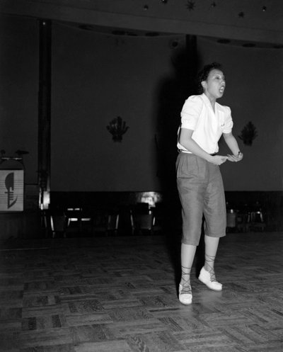 De popzangeres en danseres Josephine Baker op het internationale filmfestival in Lido, Venetië - 1948 door Unbekannt