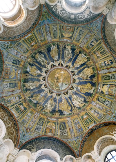 De Doop van Christus omringd door de Apostelen, van het gewelf van de centrale koepel, 5e eeuw (mozaïek) door Unbekannt