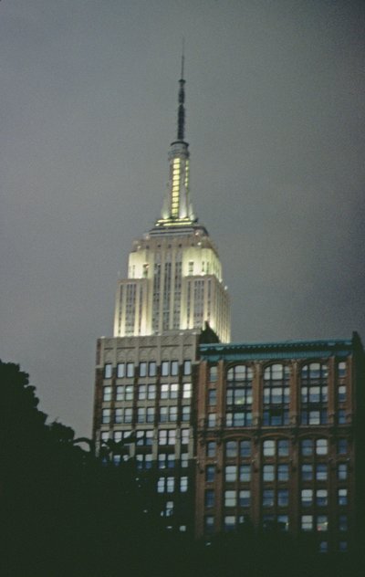Het Empire State Building bij nacht door Unbekannt