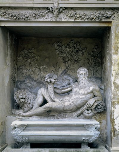 Het Nymphaeum, detail van een standbeeld van een riviergod in een nis met een hoorn des overvloeds door Unbekannt
