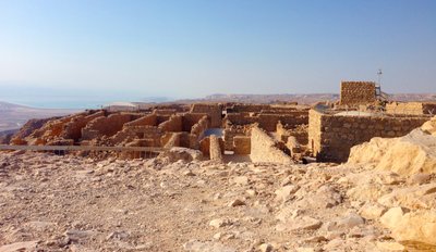Uitzicht vanaf Masada op de Dode Zee (foto) door Unbekannt