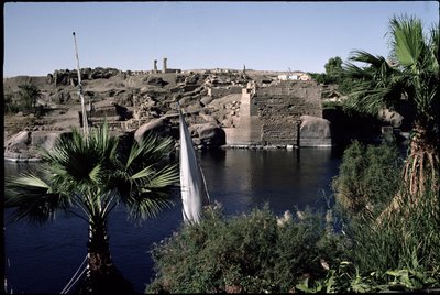 Uitzicht op Elephantine Island door Unbekannt