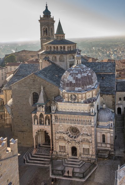 Uitzicht op Piazza Duomo, Bergamo Alta, Italië door Unbekannter Künstler