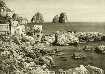 Uitzicht op de faraglioni vanaf het eiland Capri naar Marina Piccola door Unbekannt