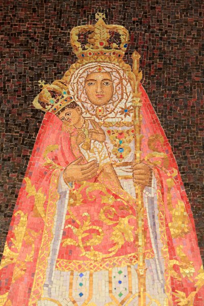Maagd en kind. Spanje. Basiliek van de Aankondiging, Nazareth, Israël door Unbekannt
