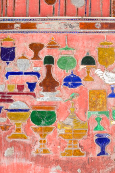 Muur met glas-in-loodfiguren, Shwe Yaunghwe Kyaung Klooster, Nyaungshwe, Inlemeer, Myanmar door Unbekannter Künstler