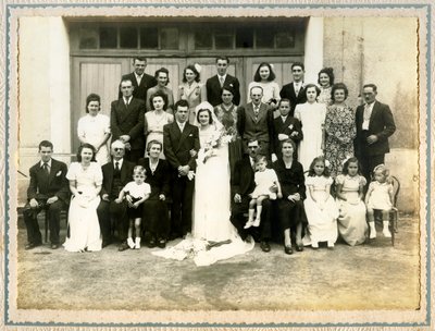 Huwelijksfotografie, in Lure, Frankrijk, tussen 1940 en 1950 door Unbekannter Künstler