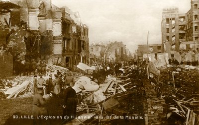 Eerste Wereldoorlog: Lille na de explosie van 11 januari 1916 (ansichtkaart) door Unbekannter Künstler