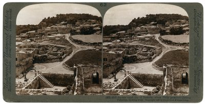 Oude koninklijke stad Samaria, waar Philip Christus predikte, kijkend naar het westen, Palestina, 1900 door Underwood and Underwood