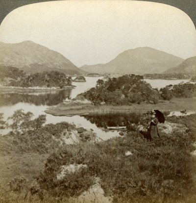 Eilanden en Upper Lake, Killarney, Ierland door Underwood and Underwood