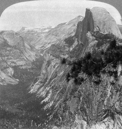 Mirror Lake, Half Dome en Clouds Rest, Yosemite Valley, Californië, VS, 1902 door Underwood and Underwood