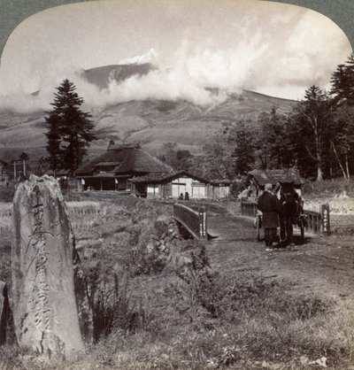 Mount Asama Asamayama, Japans grootste actieve vulkaan, noordwest van Katsukake, 1904 door Underwood and Underwood