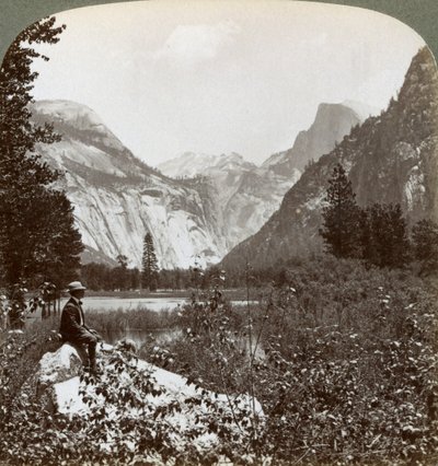 North Dome, Half Dome en Clouds Rest, Yosemite Valley, Californië, VS, 1902 door Underwood and Underwood
