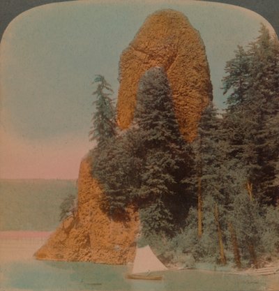 Rooster Rock, curieuze rotsformatie langs de Columbia River, Oregon, 1902 door Underwood and Underwood