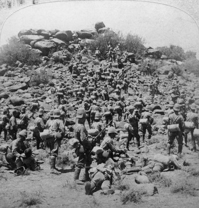 Bestorming van de Boer kopje door de Suffolks bij Colesberg, Zuid-Afrika, Boerenoorlog door Underwood and Underwood