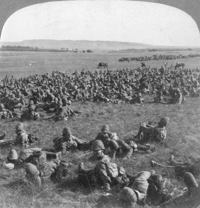 De 9e Divisie rustend op de mars naar Bloemfontein, Zuid-Afrika, Boerenoorlog, 1901 door Underwood and Underwood