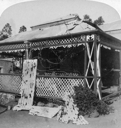 De club die werd getroffen door een 94lb Boer-schelp, belegering van Mafeking, Zuid-Afrika, 1901 door Underwood and Underwood
