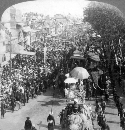 De hertog en hertogin van Connaught in de grote Durbar-processie, Delhi, India, 1903 door Underwood and Underwood