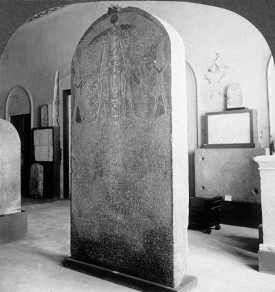 De Stèle van Amenophis III, Cairo Museum, Egypte, 1905 door Underwood and Underwood