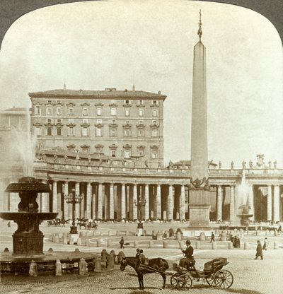 Het Vaticaanse paleis vanaf het Sint-Pietersplein, Rome, Italië door Underwood and Underwood