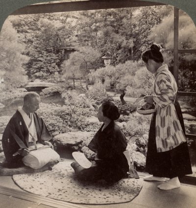 De tuinen van het huis van de heer Y Namikawa, leider in de kunstindustrieën, Kyoto, Japan, 1904 door Underwood and Underwood