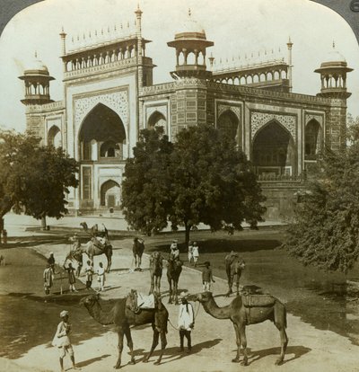 Graf van Akbar, Sikandarah, Uttar Pradesh, India, c1900s door Underwood and Underwood