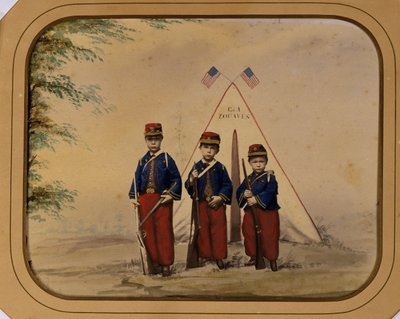 Drie jongens in zoeavenkostuum door Unidentified