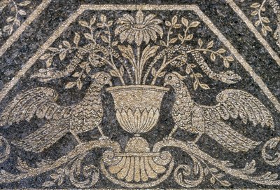 Mozaïek en wanddecoraties, Nymphaeum bij Villa Litta Visconti Borromeo Arese, Lainate, Lombardije, Italië door Unknown