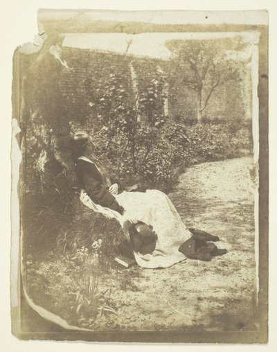 Mevrouw Craik Liggend in de Tuin met Hoed en Boek door Unknown