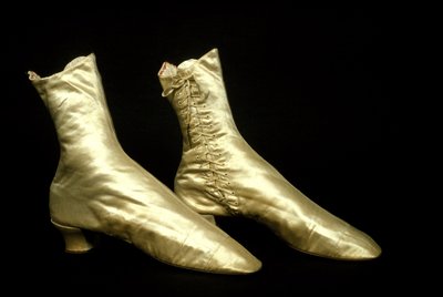 1810 Damesenkelboots met hak Museo del Castello, Milaan door Unknown artist