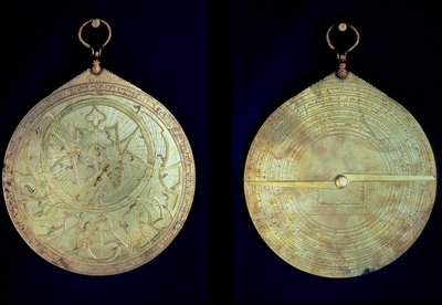 Een astrolabium, een astronomisch meetinstrument gebruikt door zeevaarders, uit de 15e eeuw door Unknown artist